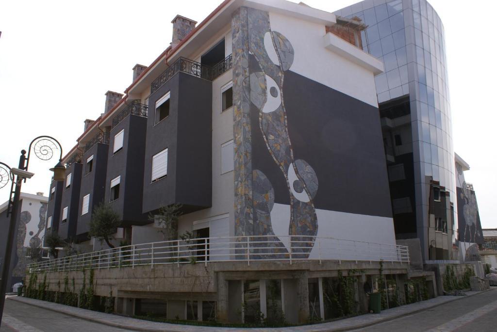 Kodra E Diellit Casa de hóspedes 4*